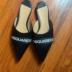 DSQUARED2 Black Pointed Logo Slip-On Mules